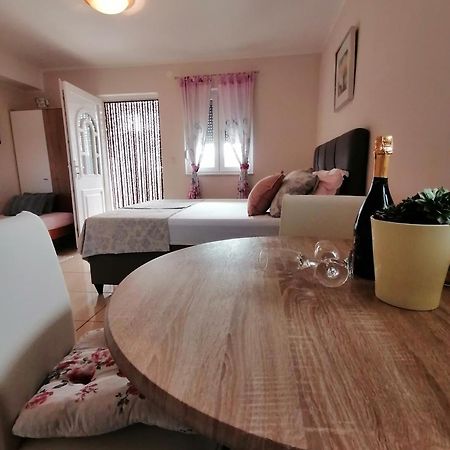 Apartmani Marijana Lozovac Luaran gambar