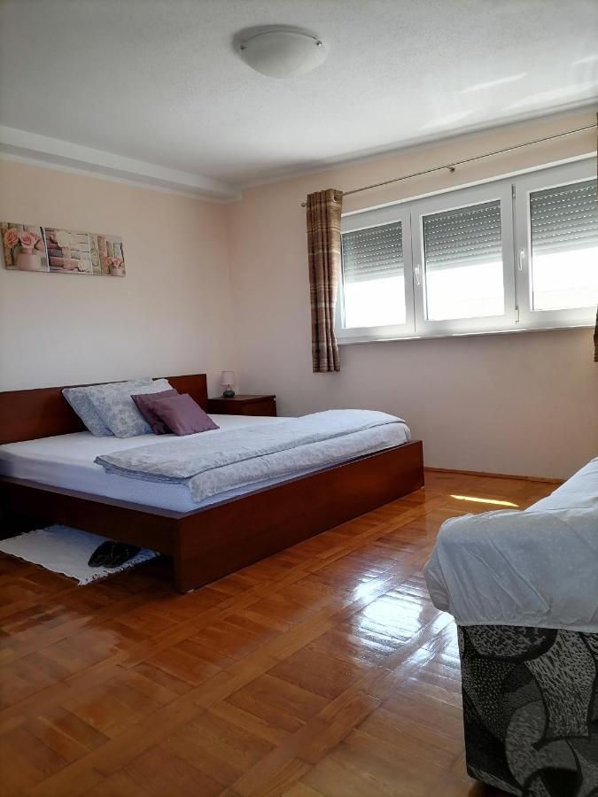 Apartmani Marijana Lozovac Luaran gambar