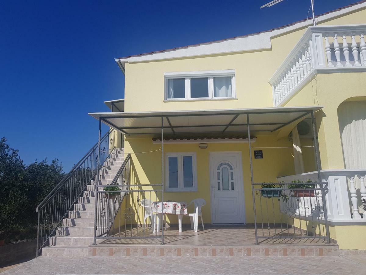 Apartmani Marijana Lozovac Bilik gambar